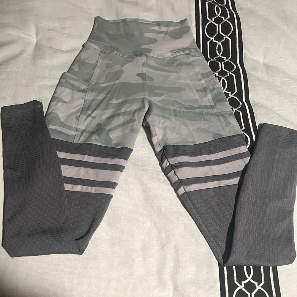 Bombshell Sportswear Camo Legging XS